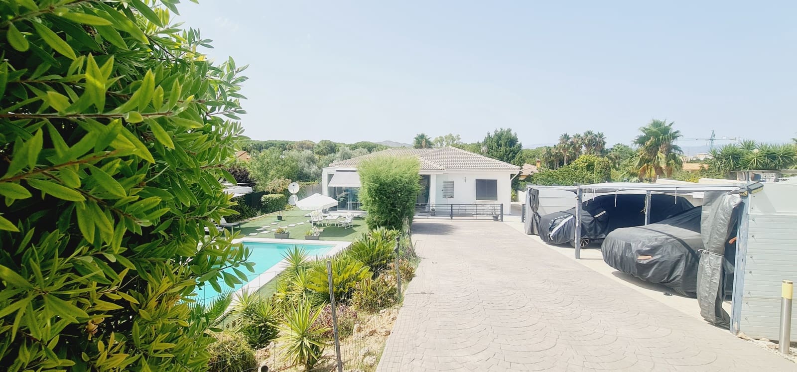 4 sypialnia Dom na sprzedaż w Pinos de Alhaurin z basenem garażem - 625 000 € (Ref: 9988084)