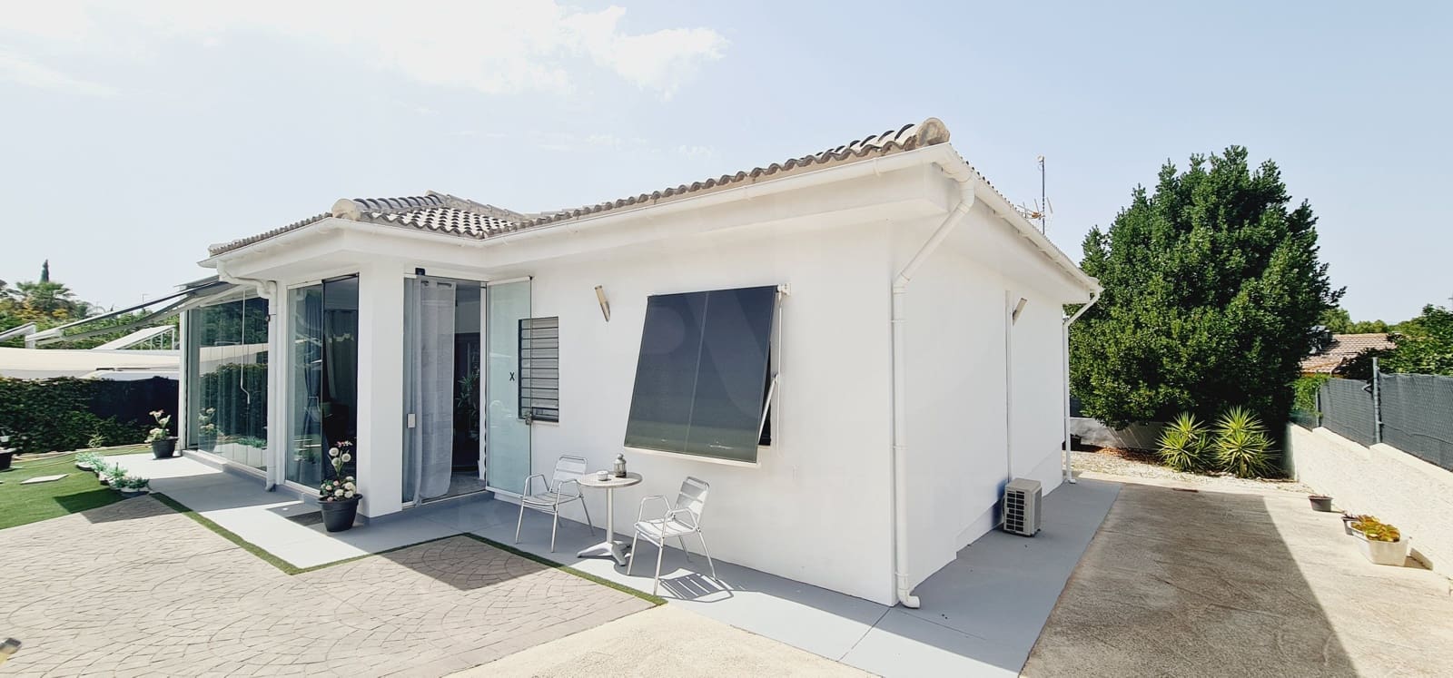 4 sypialnia Dom na sprzedaż w Pinos de Alhaurin z basenem garażem - 625 000 € (Ref: 9988084)
