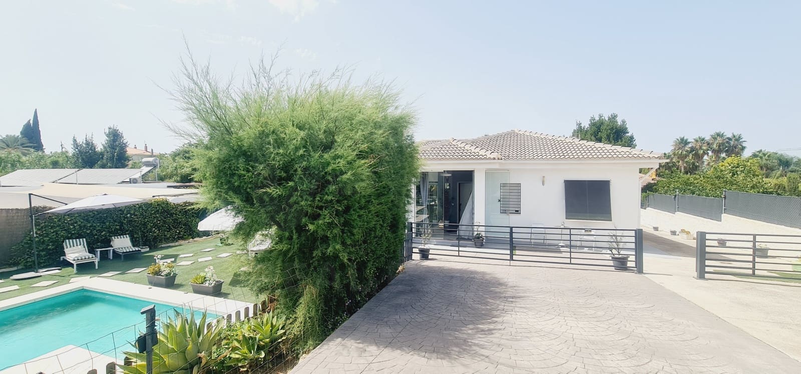 4 sypialnia Dom na sprzedaż w Pinos de Alhaurin z basenem garażem - 625 000 € (Ref: 9988084)
