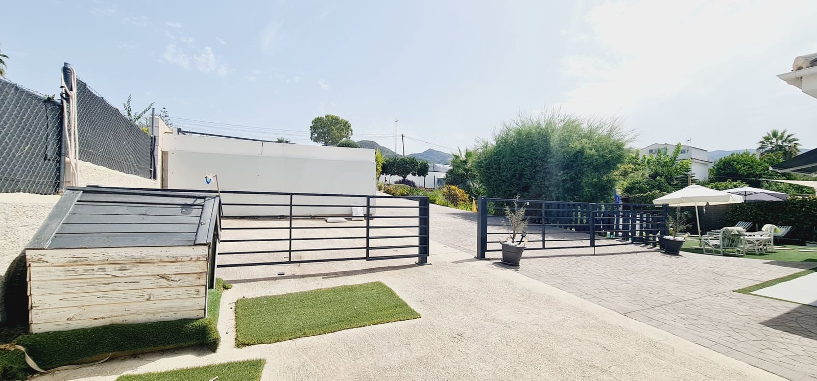 4 sypialnia Dom na sprzedaż w Pinos de Alhaurin z basenem garażem - 625 000 € (Ref: 9988084)