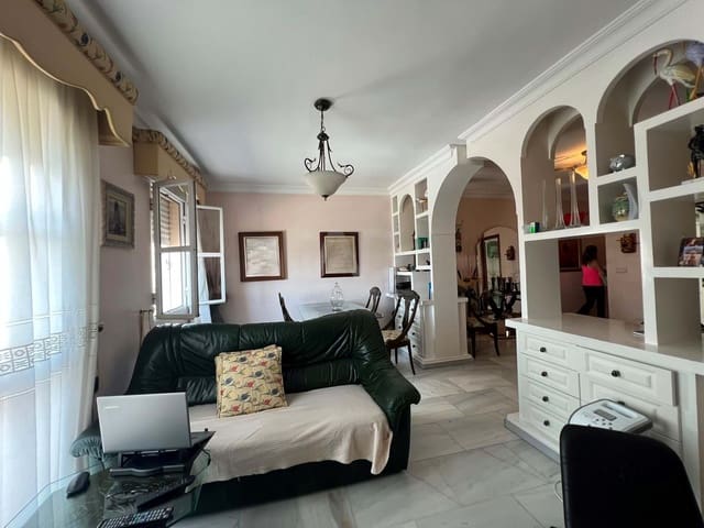 4 sovrum Lägenhet till salu i Huelva stad - 157 000 € (Ref: 9988086)