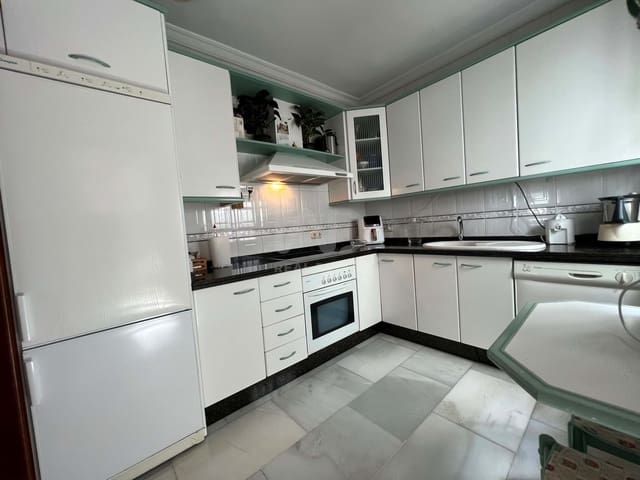 4 sovrum Lägenhet till salu i Huelva stad - 157 000 € (Ref: 9988086)