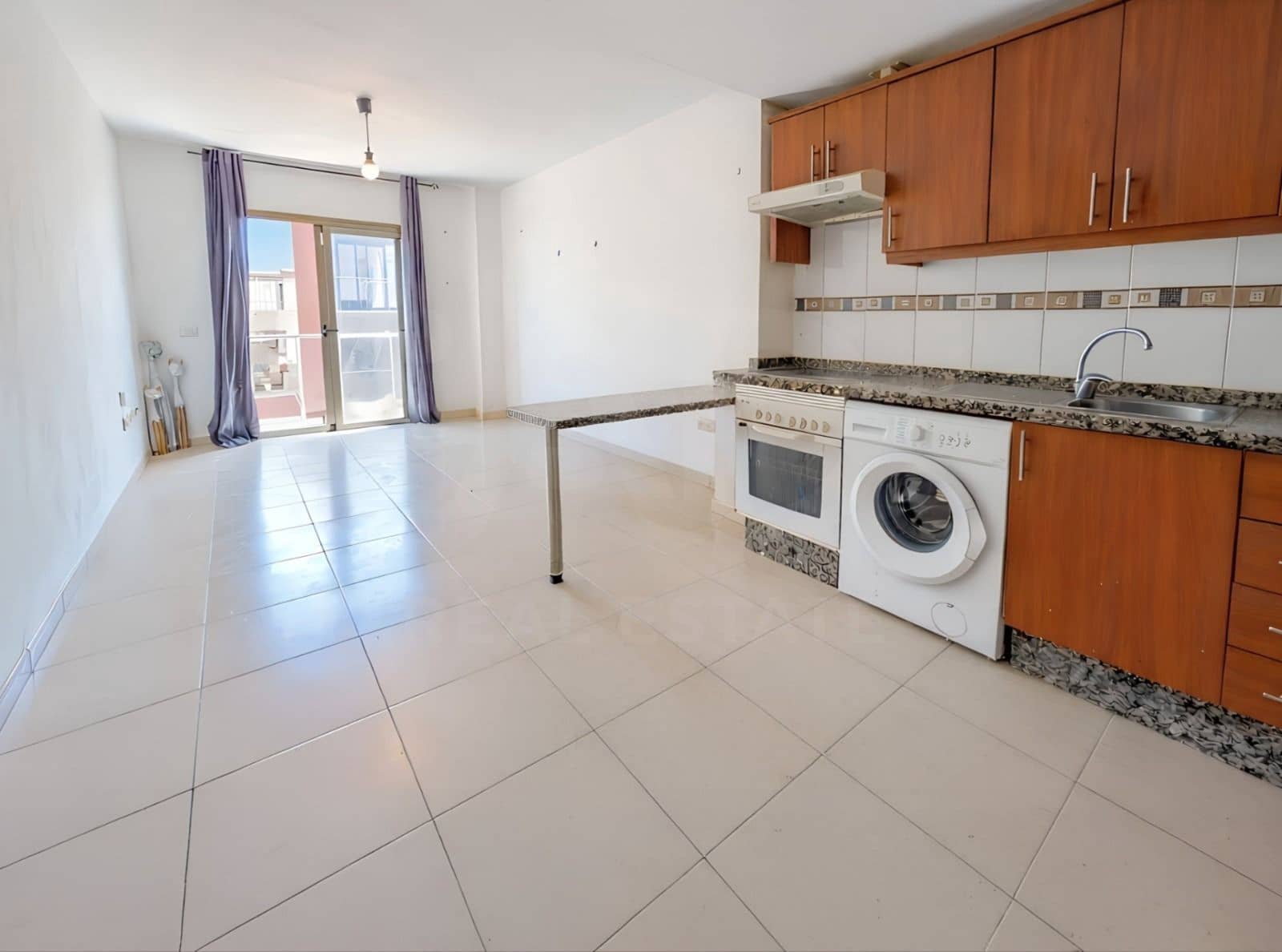 2 Zimmer Apartment zu verkaufen in Granadilla de Abona mit Garage - 175.000 € (Ref: 9988087)