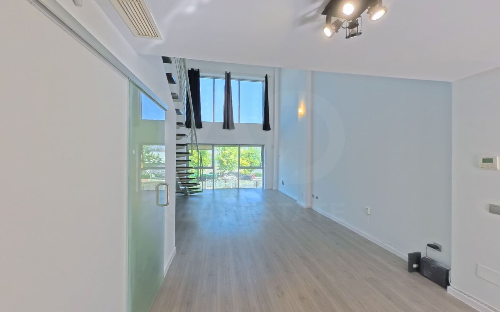 1 sypialnia Loft na sprzedaż w Miasto Madryt z garażem - 240 000 € (Ref: 9988093)