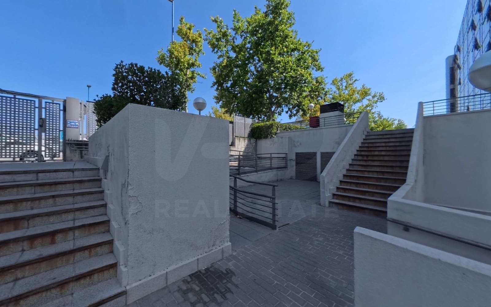 1 sypialnia Loft na sprzedaż w Miasto Madryt z garażem - 240 000 € (Ref: 9988093)