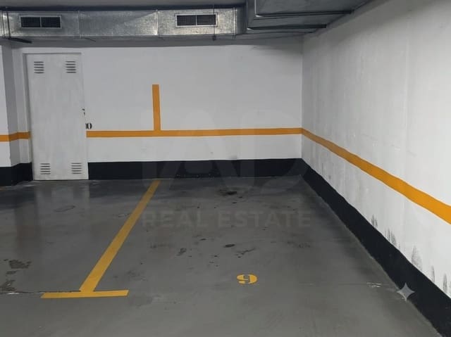 Garasje til salgs i Apostol Santiago, Madrid by - € 20 815 (Ref: 9988094)