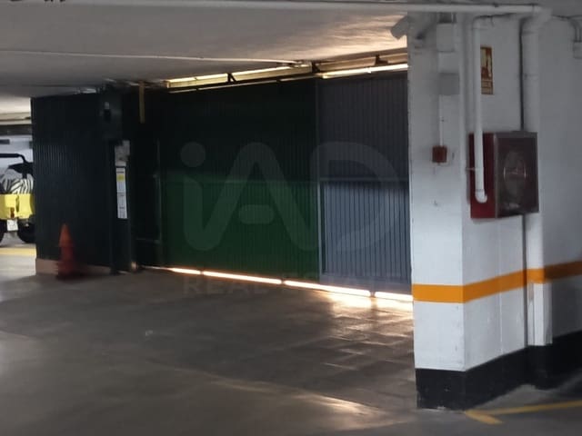 Garasje til salgs i Apostol Santiago, Madrid by - € 20 815 (Ref: 9988094)