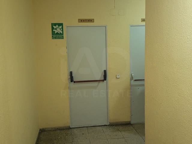 Garasje til salgs i Apostol Santiago, Madrid by - € 20 815 (Ref: 9988094)