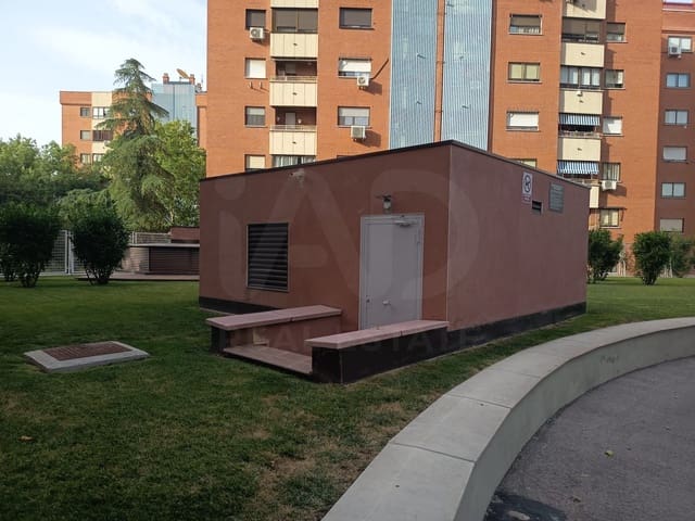 Garasje til salgs i Apostol Santiago, Madrid by - € 20 815 (Ref: 9988094)
