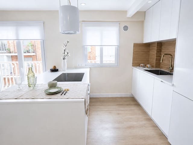 2 sovrum Lägenhet till salu i Numancia, Madrid stad - 345 000 € (Ref: 9988095)