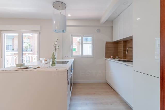 2 sovrum Lägenhet till salu i Numancia, Madrid stad - 345 000 € (Ref: 9988095)