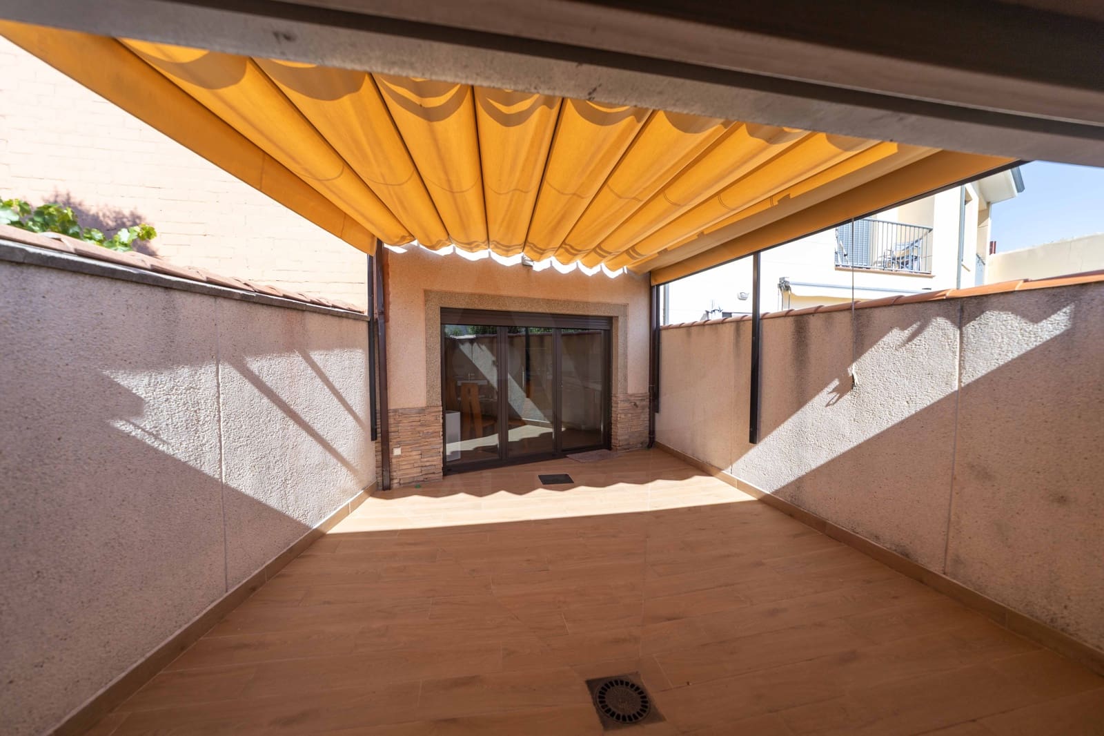 4 chambre Villa/Maison à vendre à Leon ville avec garage - 320 000 € (Ref: 9988097)