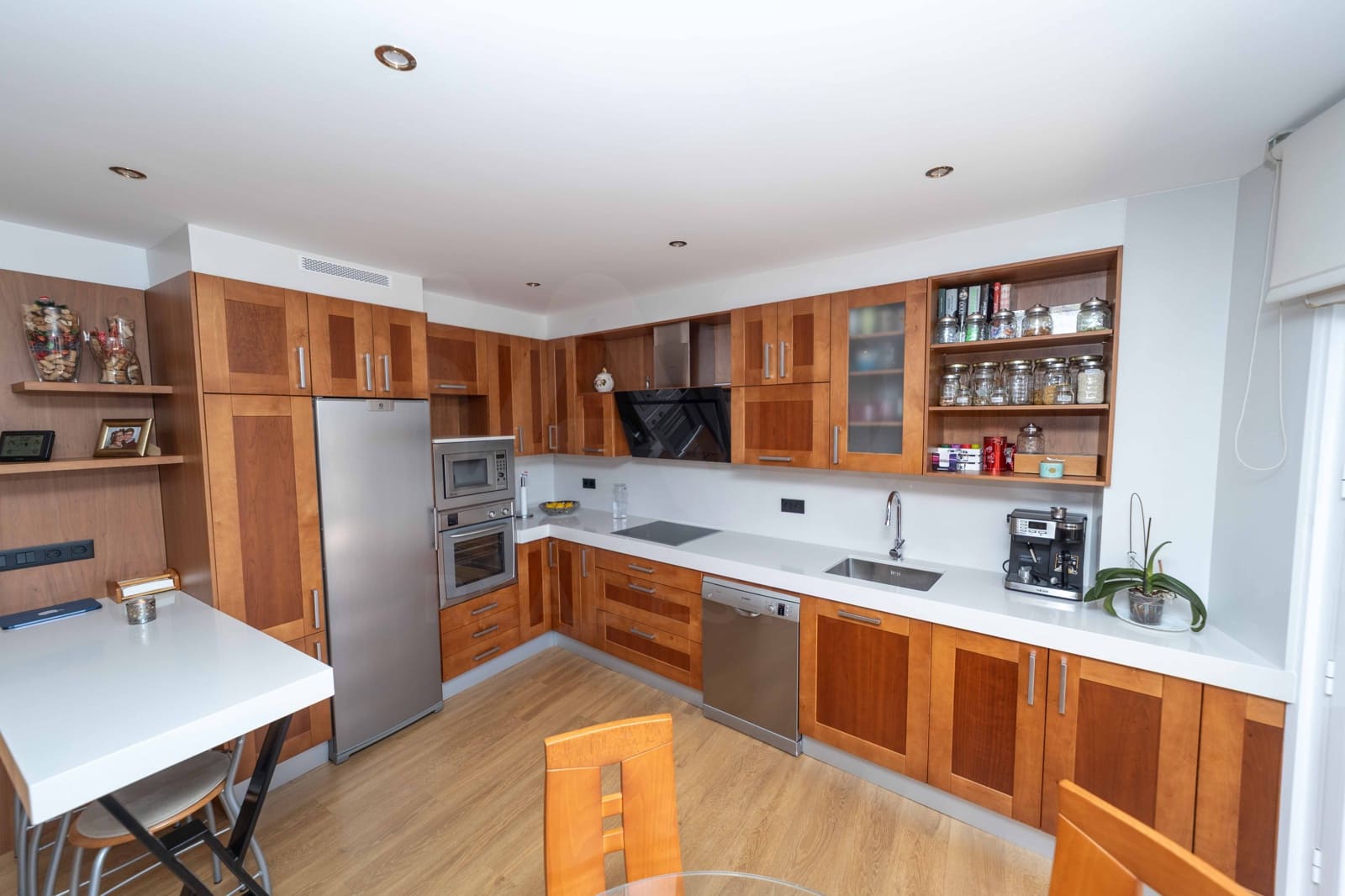 4 chambre Villa/Maison à vendre à Leon ville avec garage - 320 000 € (Ref: 9988097)