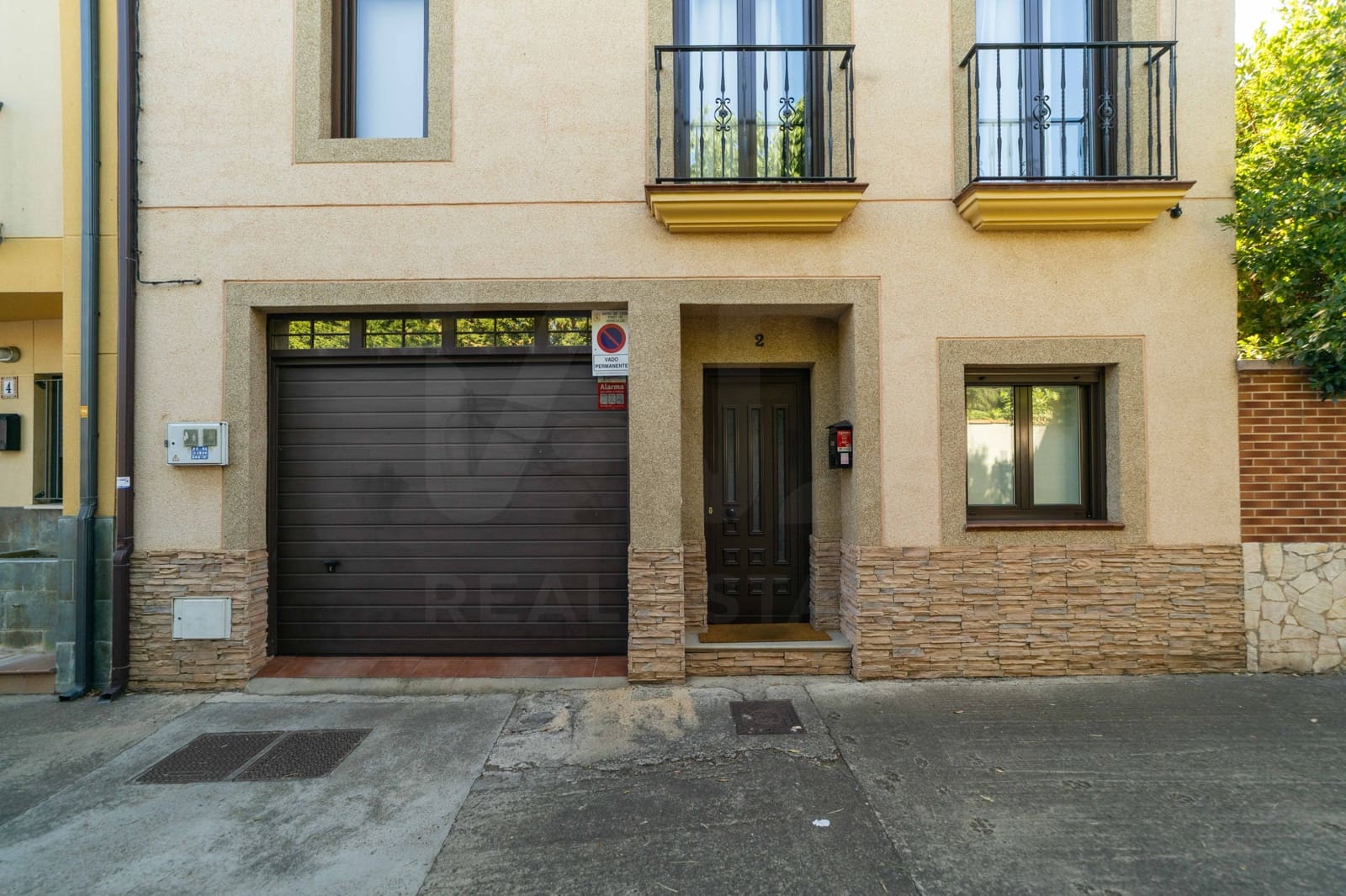 4 chambre Villa/Maison à vendre à Leon ville avec garage - 320 000 € (Ref: 9988097)