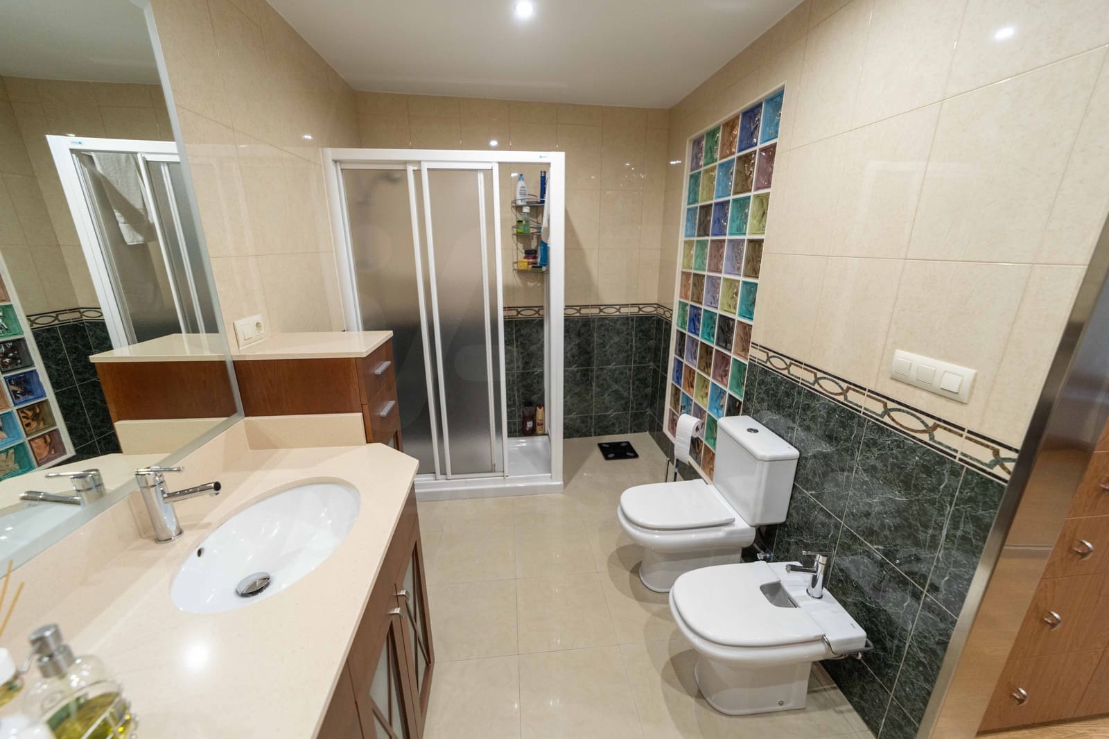 4 chambre Villa/Maison à vendre à Leon ville avec garage - 320 000 € (Ref: 9988097)