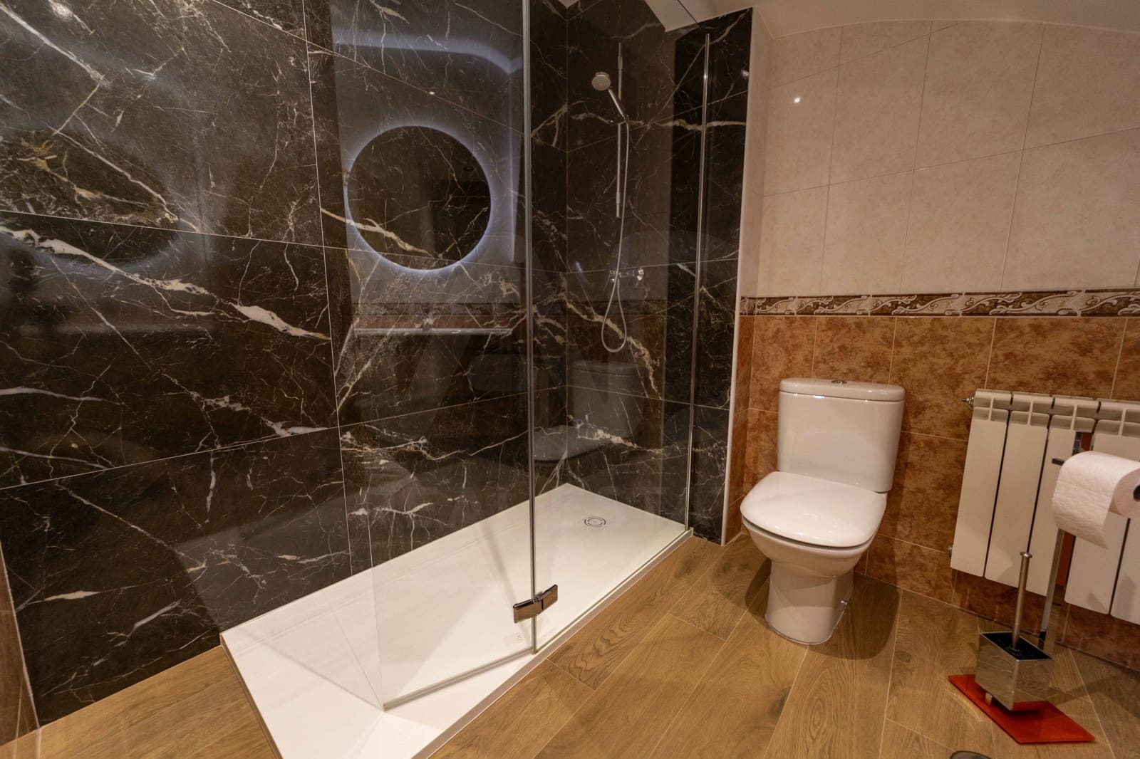 4 chambre Villa/Maison à vendre à Leon ville avec garage - 320 000 € (Ref: 9988097)