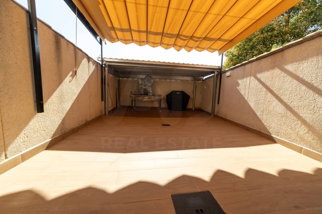 4 soveværelse Villa til salg i León by med garage - € 320.000 (Ref: 9988097)