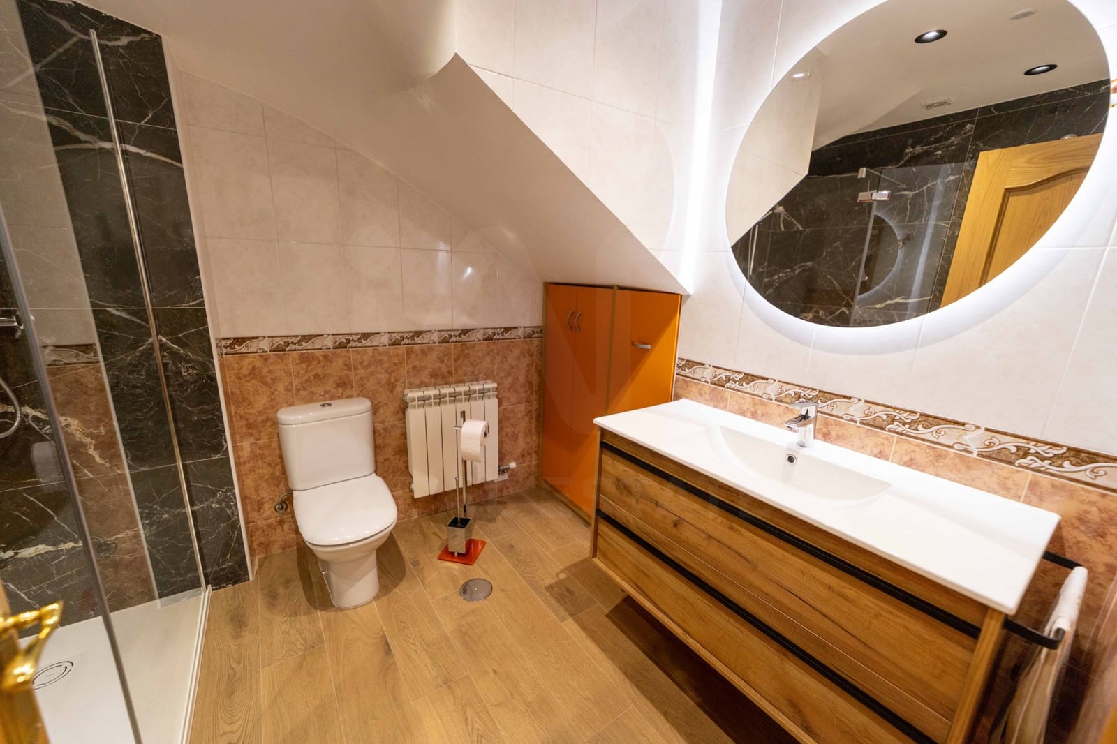 4 chambre Villa/Maison à vendre à Leon ville avec garage - 320 000 € (Ref: 9988097)
