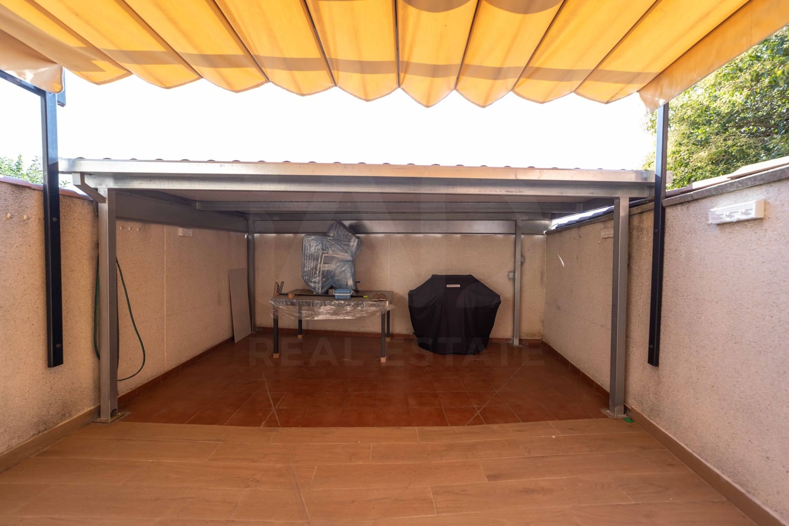 4 chambre Villa/Maison à vendre à Leon ville avec garage - 320 000 € (Ref: 9988097)