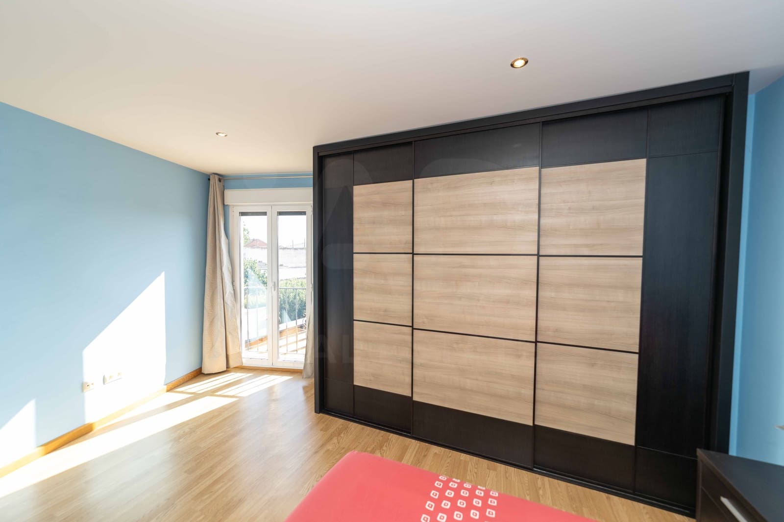 4 chambre Villa/Maison à vendre à Leon ville avec garage - 320 000 € (Ref: 9988097)
