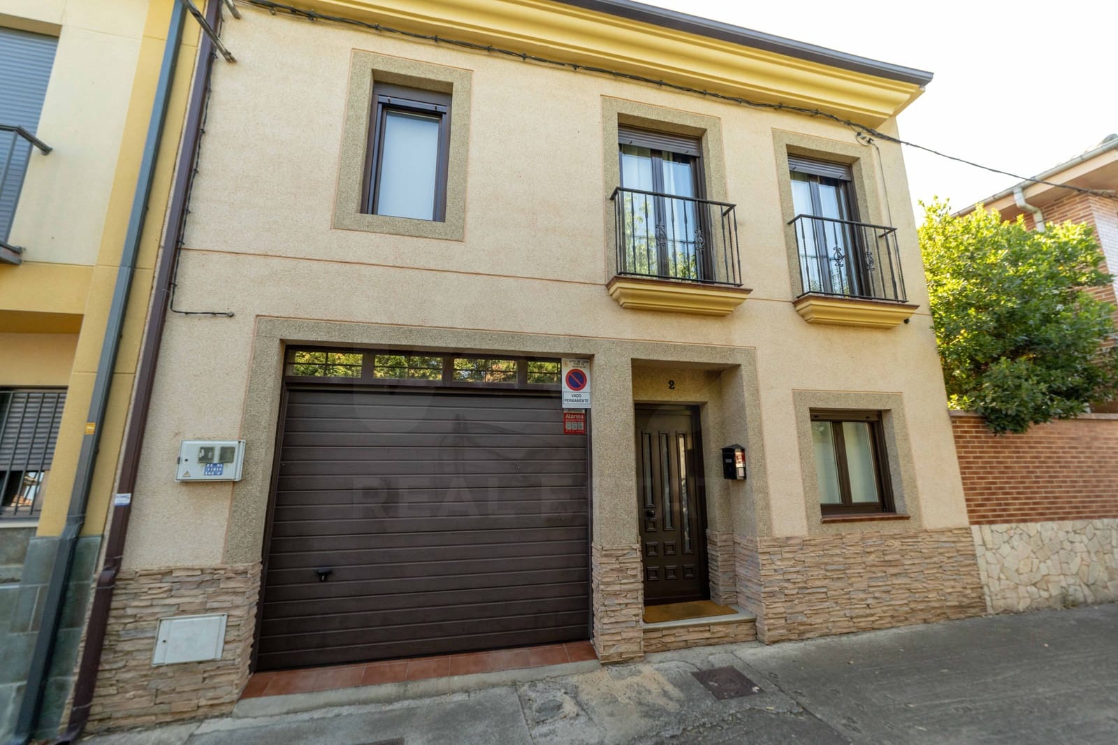 4 chambre Villa/Maison à vendre à Leon ville avec garage - 320 000 € (Ref: 9988097)