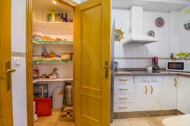 4 soverom Rekkehus til salgs i Huelva by - € 304 000 (Ref: 9988098)