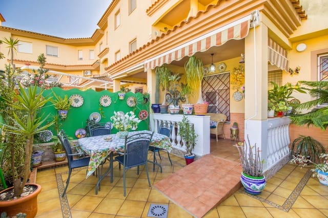 4 soverom Rekkehus til salgs i Huelva by - € 304 000 (Ref: 9988098)