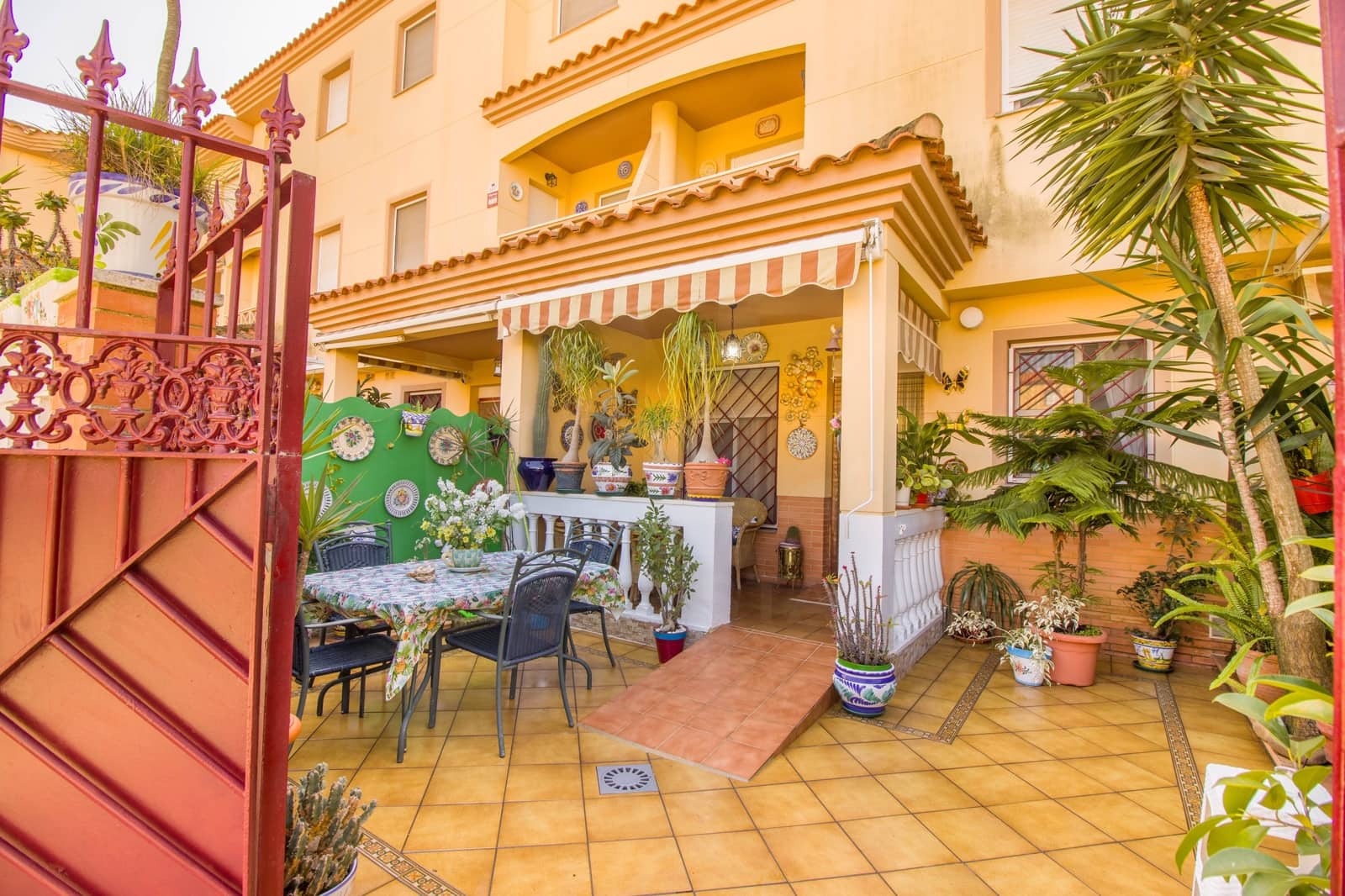 4 soveværelse Rækkehus til salg i Huelva by - € 304.000 (Ref: 9988098)