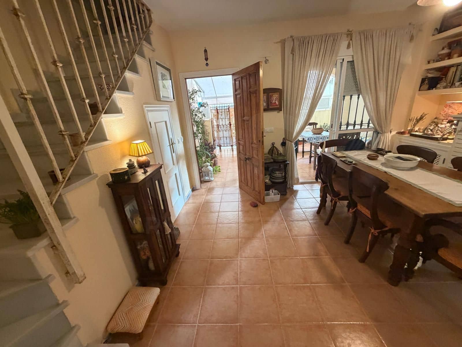 5 soveværelse Rækkehus til salg i Huelva by med swimmingpool garage - € 369.990 (Ref: 9988099)