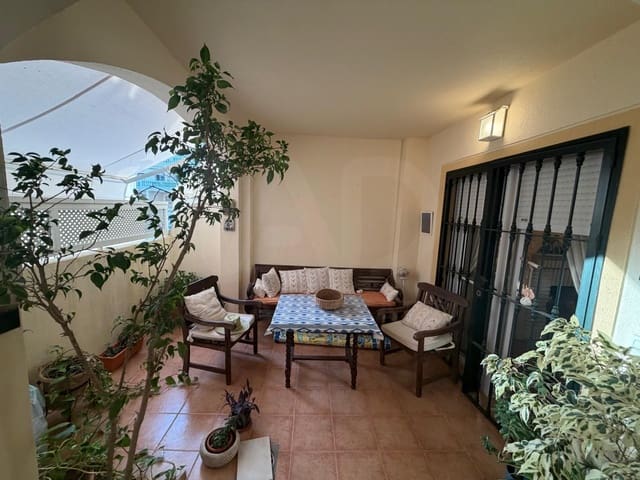 5 soverom Rekkehus til salgs i Huelva by med svømmebasseng garasje - € 369 990 (Ref: 9988099)