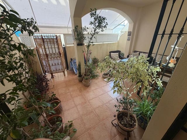 5 soverom Rekkehus til salgs i Huelva by med svømmebasseng garasje - € 369 990 (Ref: 9988099)