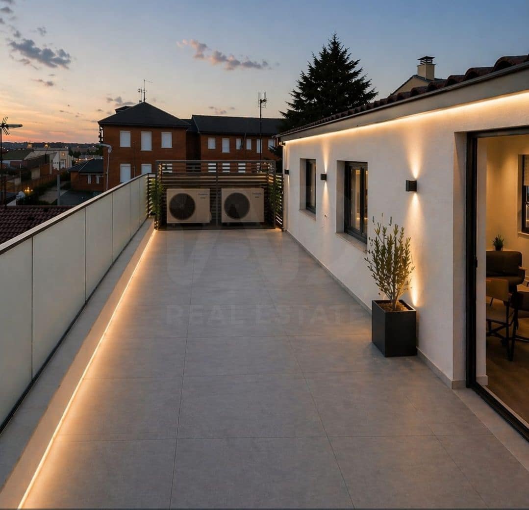 3 Zimmer Haus zu verkaufen in Leon Stadt mit Garage - 130.000 € (Ref: 9988100)