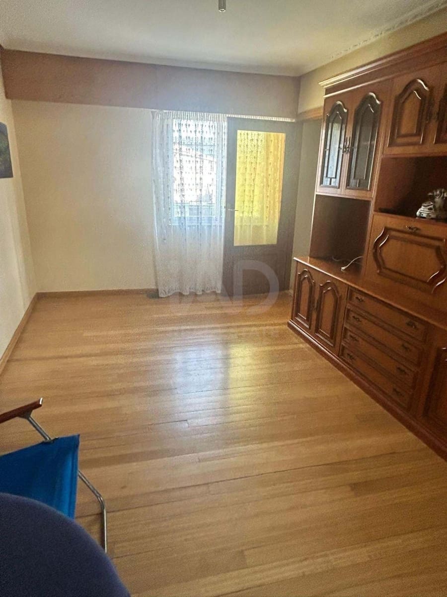 3 Zimmer Haus zu verkaufen in Leon Stadt mit Garage - 130.000 € (Ref: 9988100)