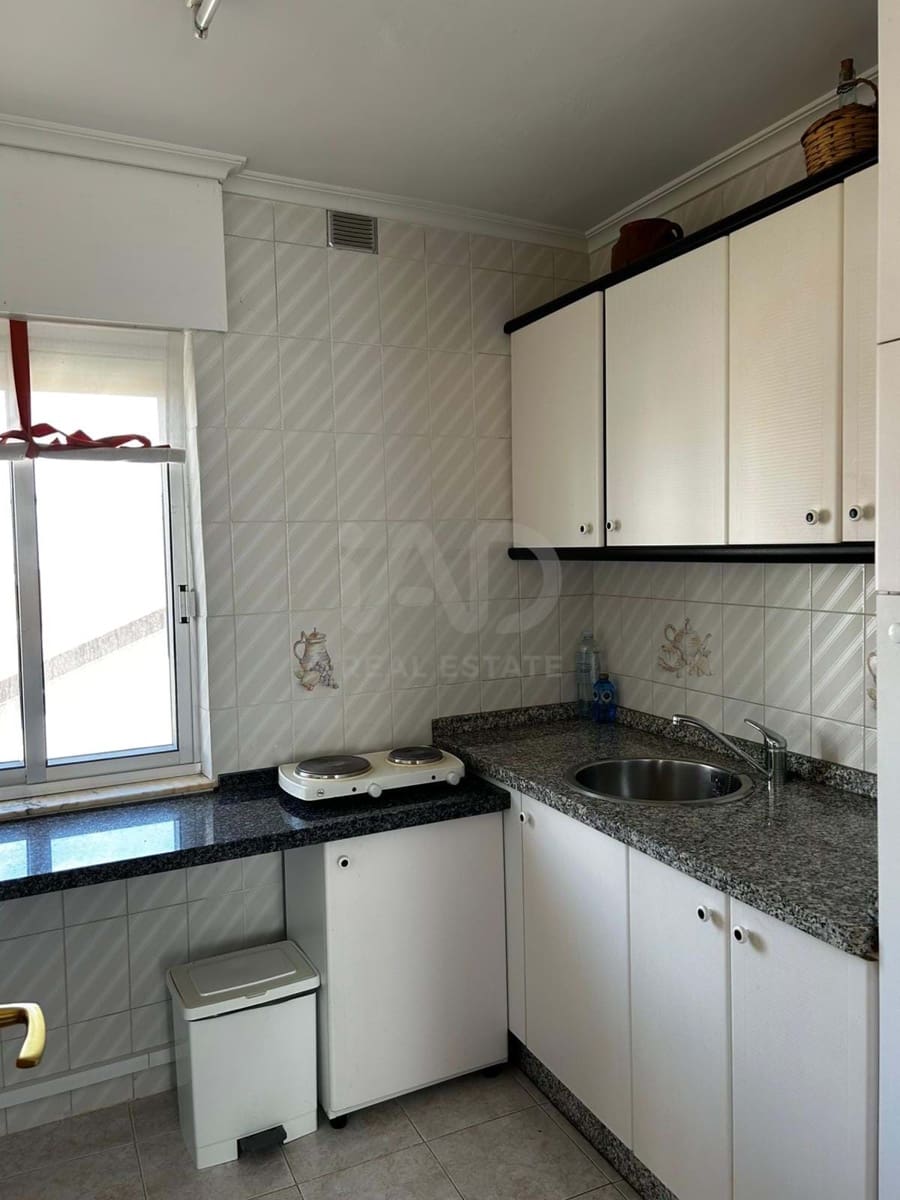 3 Zimmer Haus zu verkaufen in Leon Stadt mit Garage - 130.000 € (Ref: 9988100)