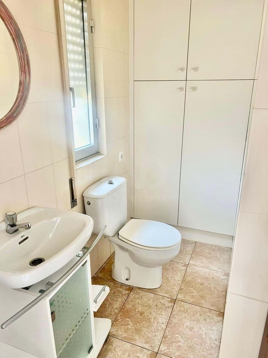 3 Zimmer Haus zu verkaufen in Leon Stadt mit Garage - 130.000 € (Ref: 9988100)