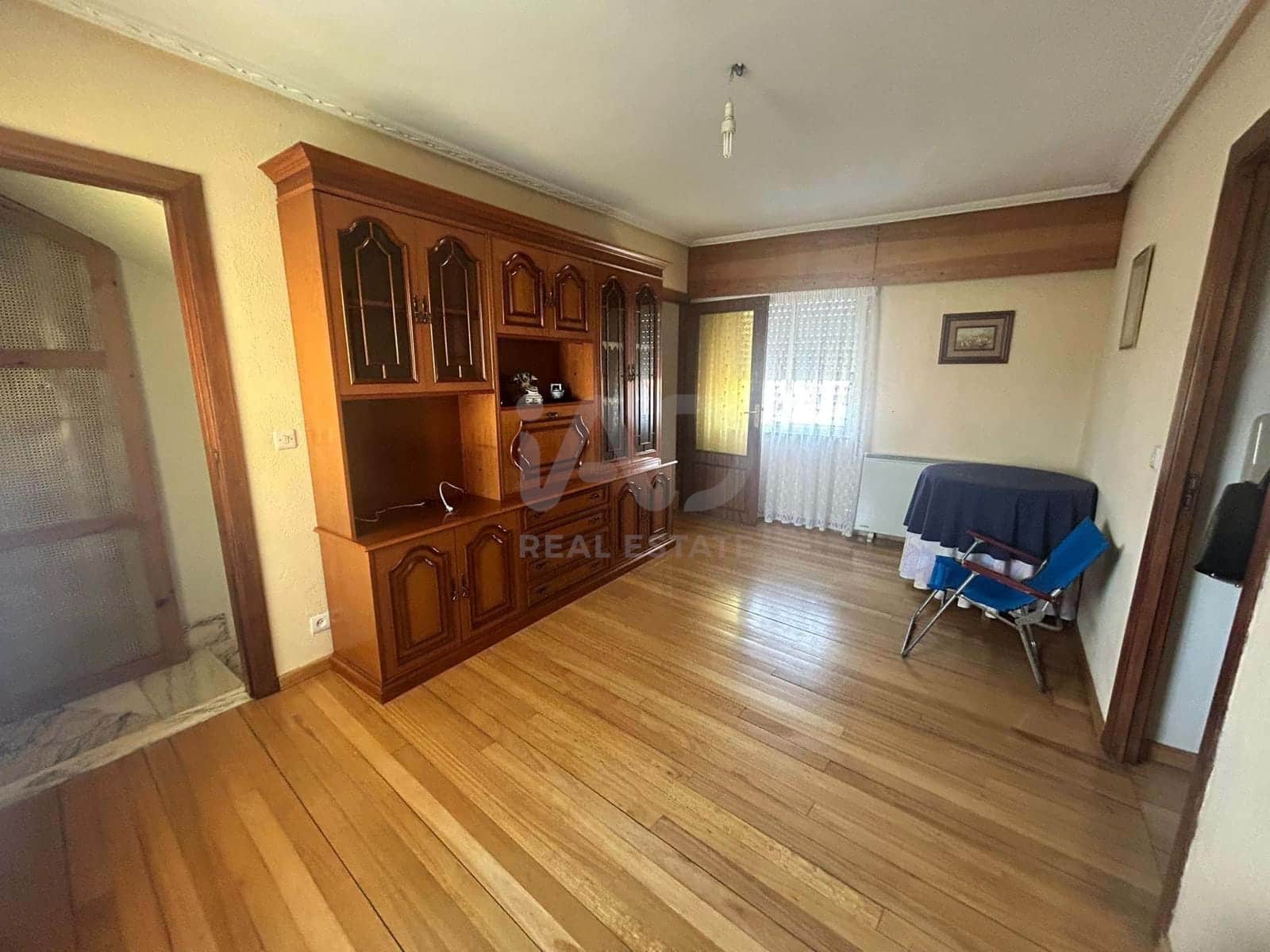 3 Zimmer Haus zu verkaufen in Leon Stadt mit Garage - 130.000 € (Ref: 9988100)