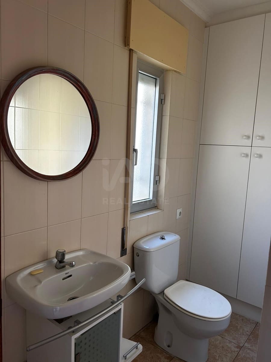 3 Zimmer Haus zu verkaufen in Leon Stadt mit Garage - 130.000 € (Ref: 9988100)