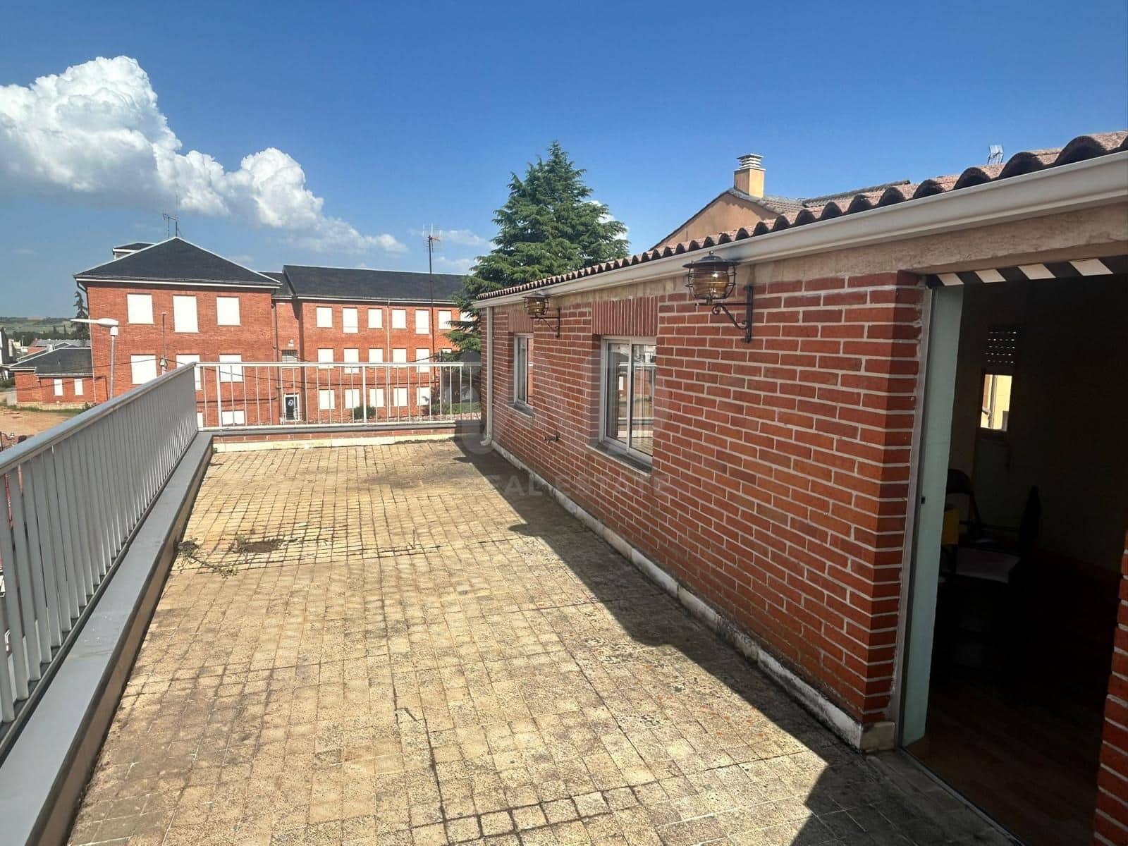 3 Zimmer Haus zu verkaufen in Leon Stadt mit Garage - 130.000 € (Ref: 9988100)