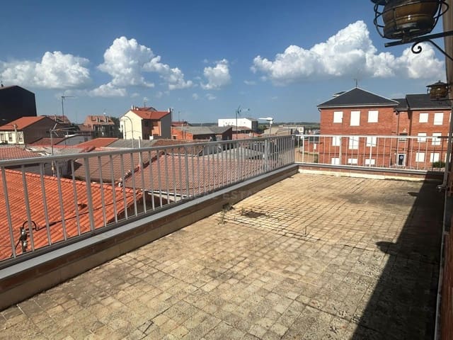 3 Zimmer Haus zu verkaufen in León Stadt mit Garage - 130.000 € (Ref: 9988100)