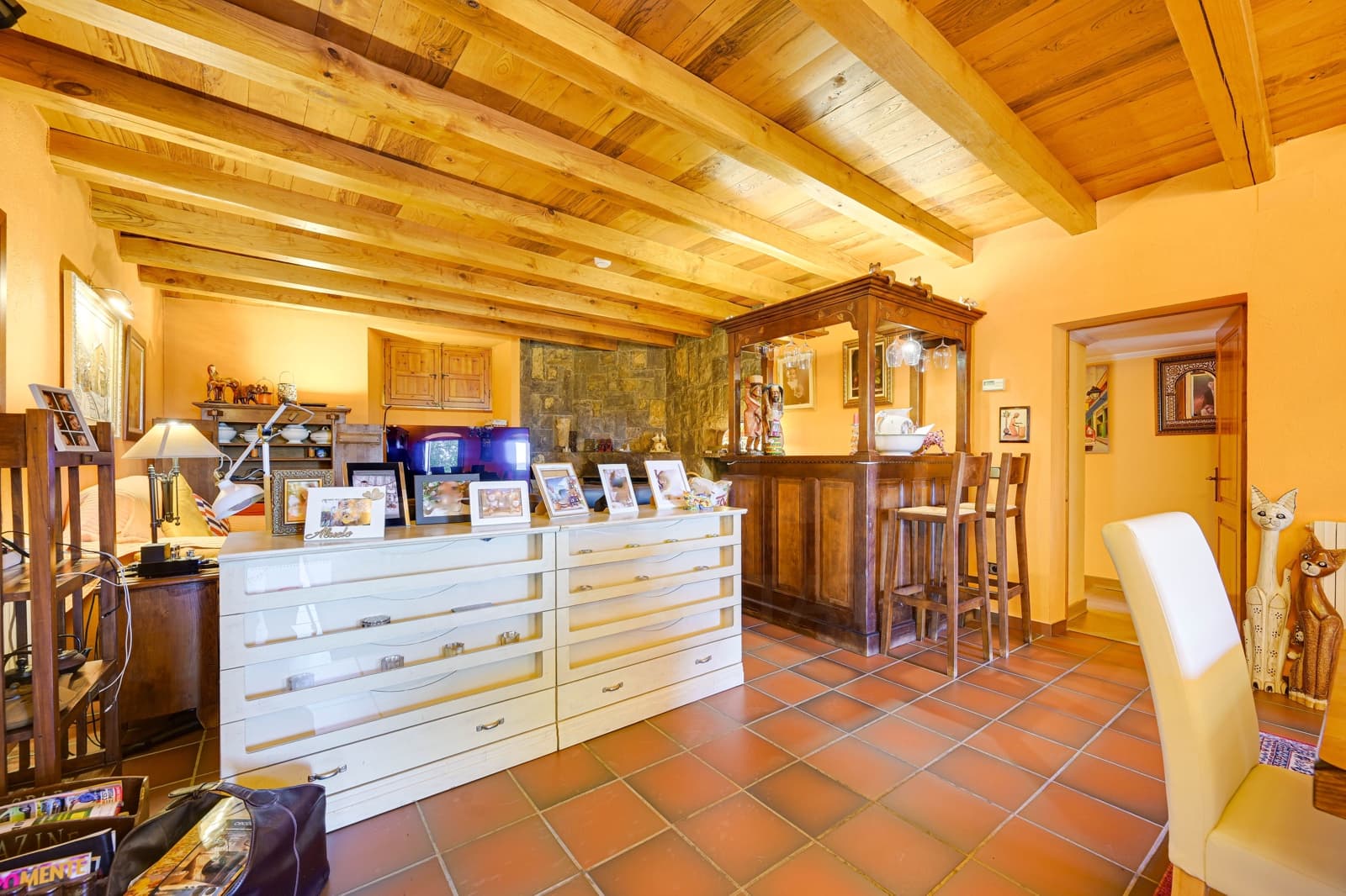 6 soveværelse Finca/Landehus til salg i Girona by med swimmingpool - € 1.900.000 (Ref: 9988103)