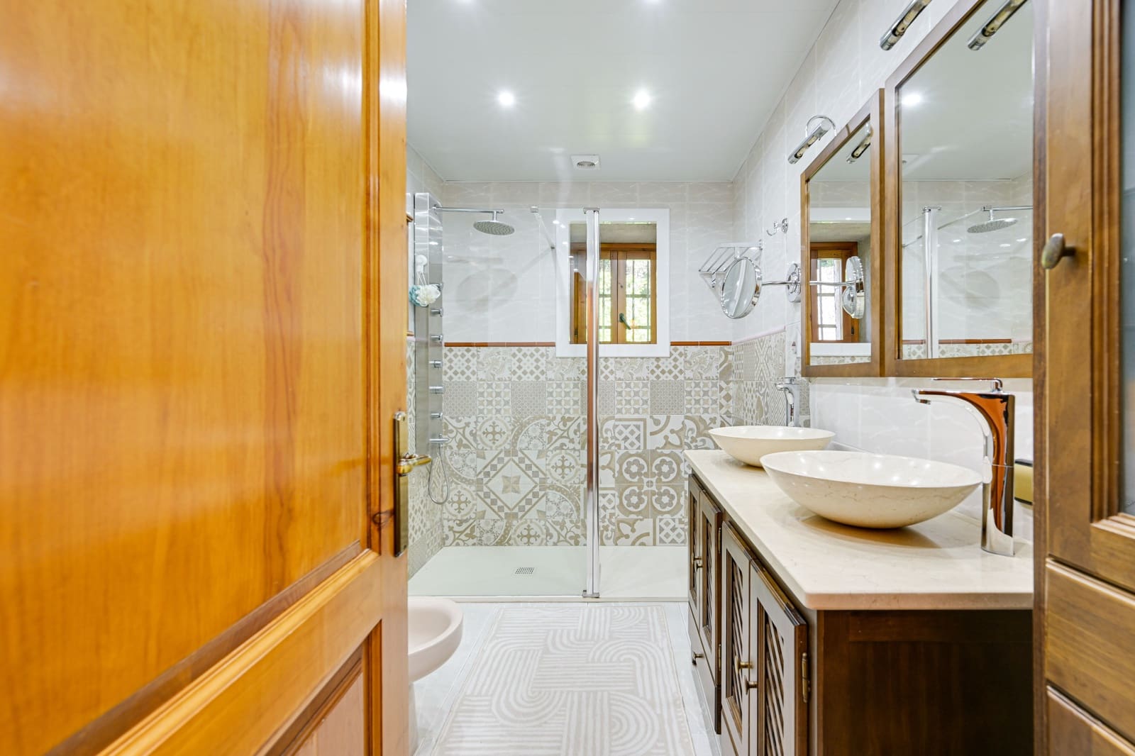 6 soveværelse Finca/Landehus til salg i Girona by med swimmingpool - € 1.900.000 (Ref: 9988103)