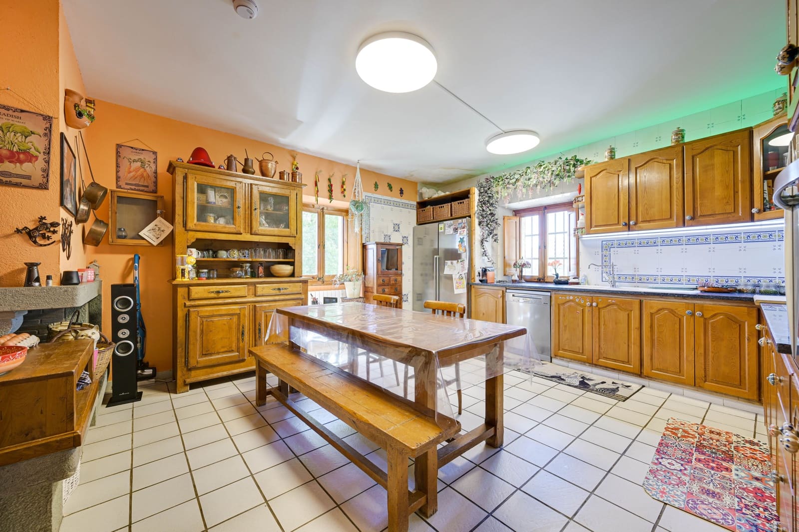 6 soveværelse Finca/Landehus til salg i Girona by med swimmingpool - € 1.900.000 (Ref: 9988103)