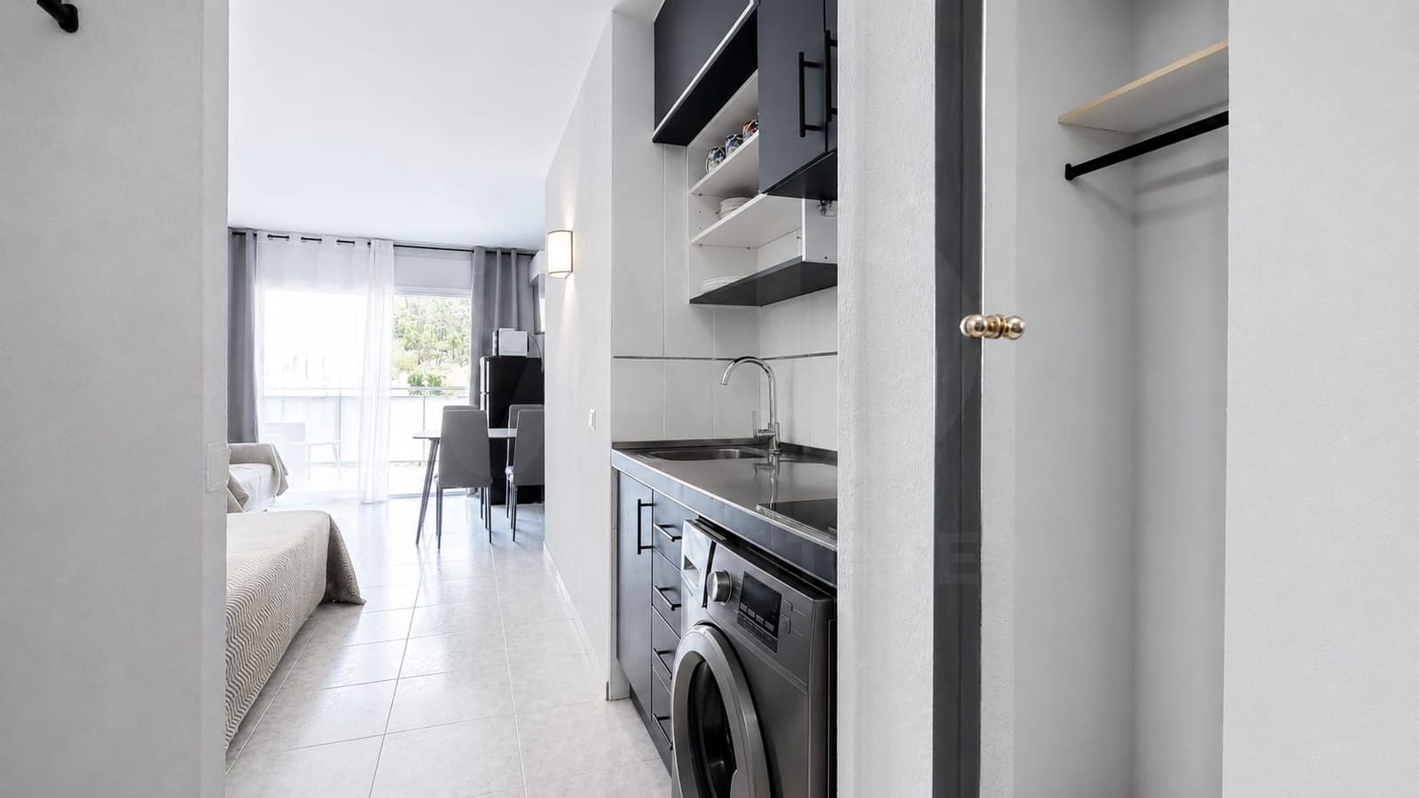 Apartamento en Salou en venta con piscina - 159.000 € (Ref: 9988105)