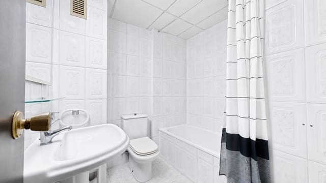 Apartamento en Salou en venta con piscina - 159.000 € (Ref: 9988105)