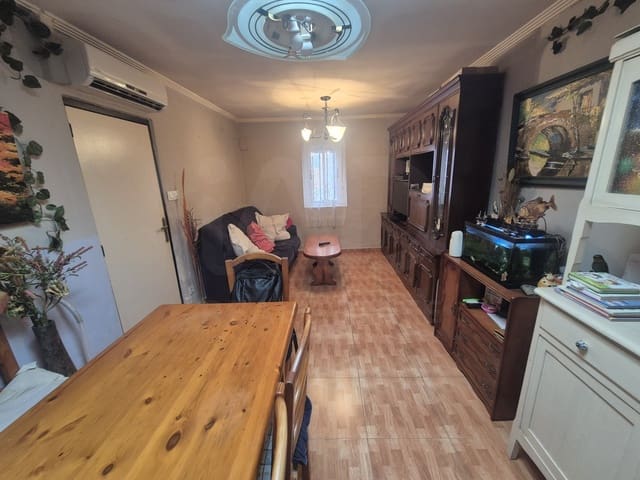 2 slaapkamer Rijtjeshuis te koop in Salamanca stad - € 105.000 (Ref: 9988106)
