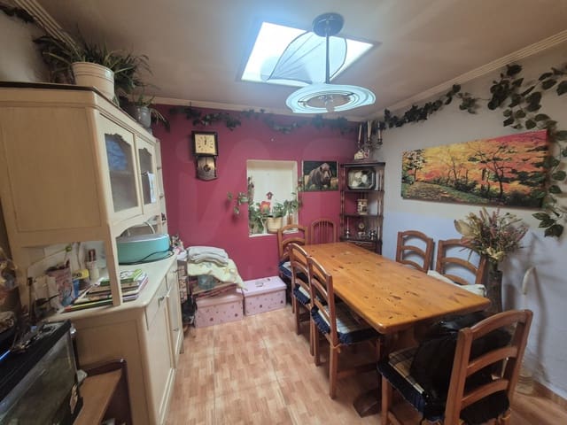 2 slaapkamer Rijtjeshuis te koop in Salamanca stad - € 105.000 (Ref: 9988106)
