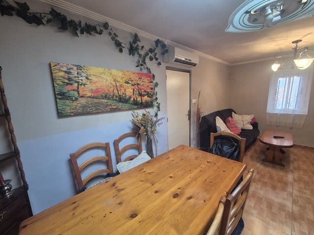2 slaapkamer Rijtjeshuis te koop in Salamanca stad - € 105.000 (Ref: 9988106)