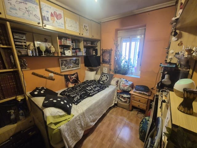 2 slaapkamer Rijtjeshuis te koop in Salamanca stad - € 105.000 (Ref: 9988106)
