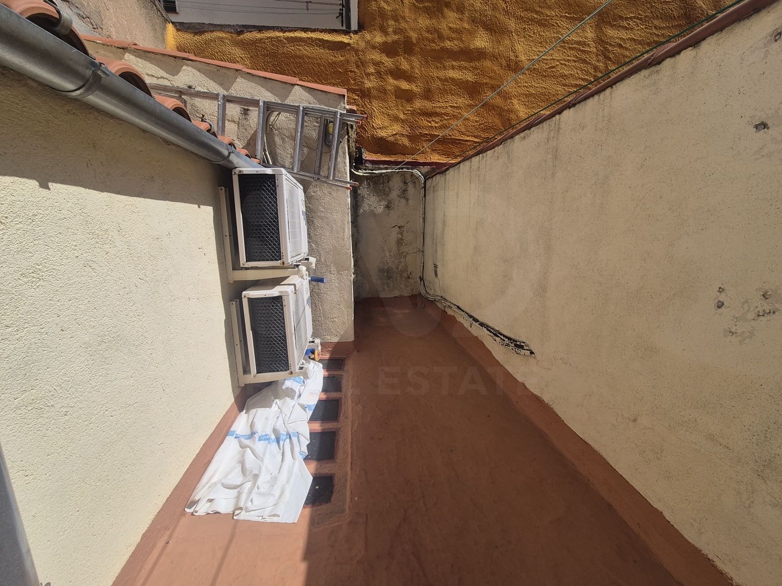 2 slaapkamer Rijtjeshuis te koop in Salamanca stad - € 105.000 (Ref: 9988106)