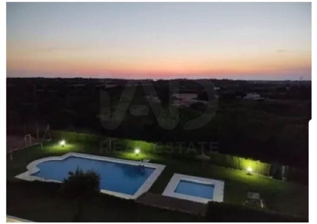 3 soverom Rekkehus til salgs i Huelva by med svømmebasseng - € 235 000 (Ref: 9988116)
